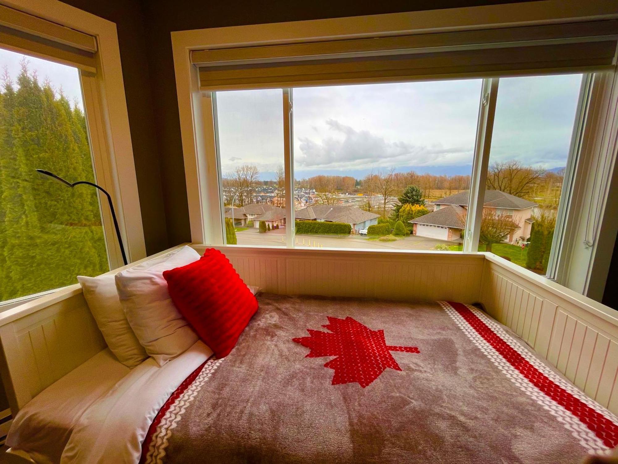 Mountain Retreat 3 Bedroom Garden House Near Heritage Park, Coliseum , Hwy 1, Fishing, Cultus Lake Чилливак Экстерьер фото
